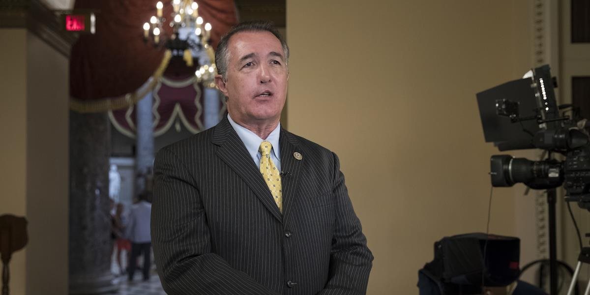 Kongresman Franks odstúpil kvôli podozreniam zo sexuálneho obťažovania