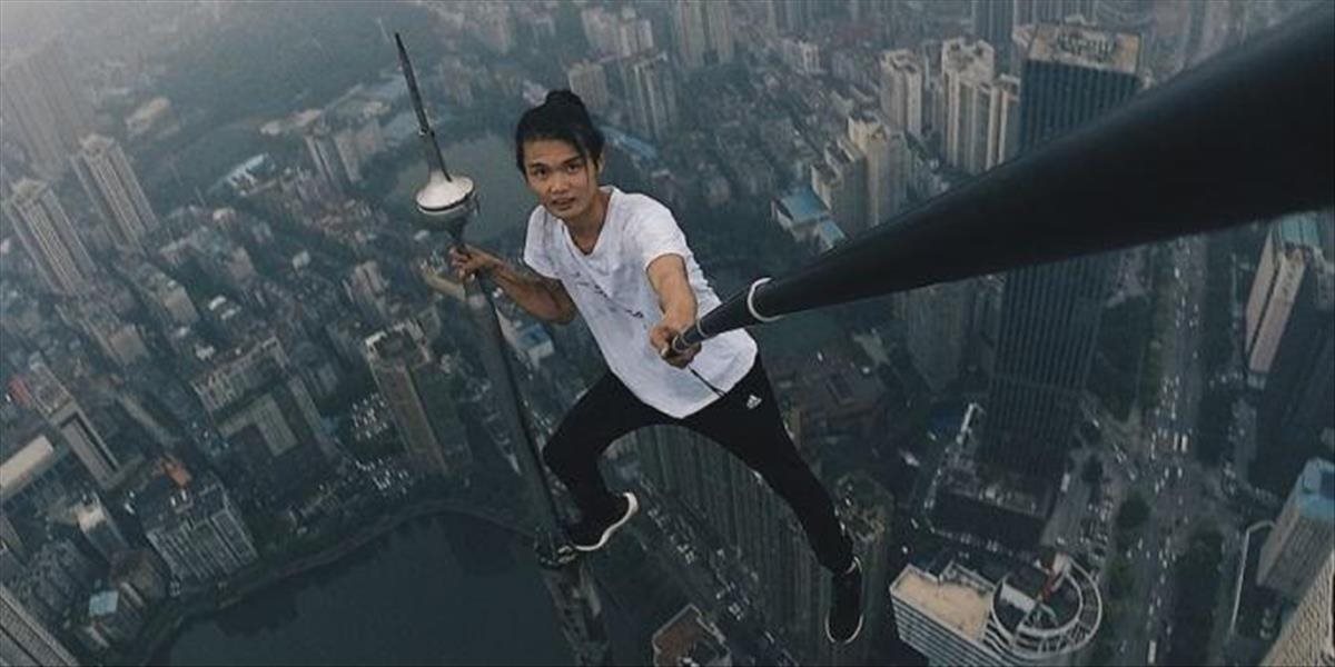 VIDEO Mladý Číňan sa predvádzal na 62-poschodovej budove, tento kúsok neprežil