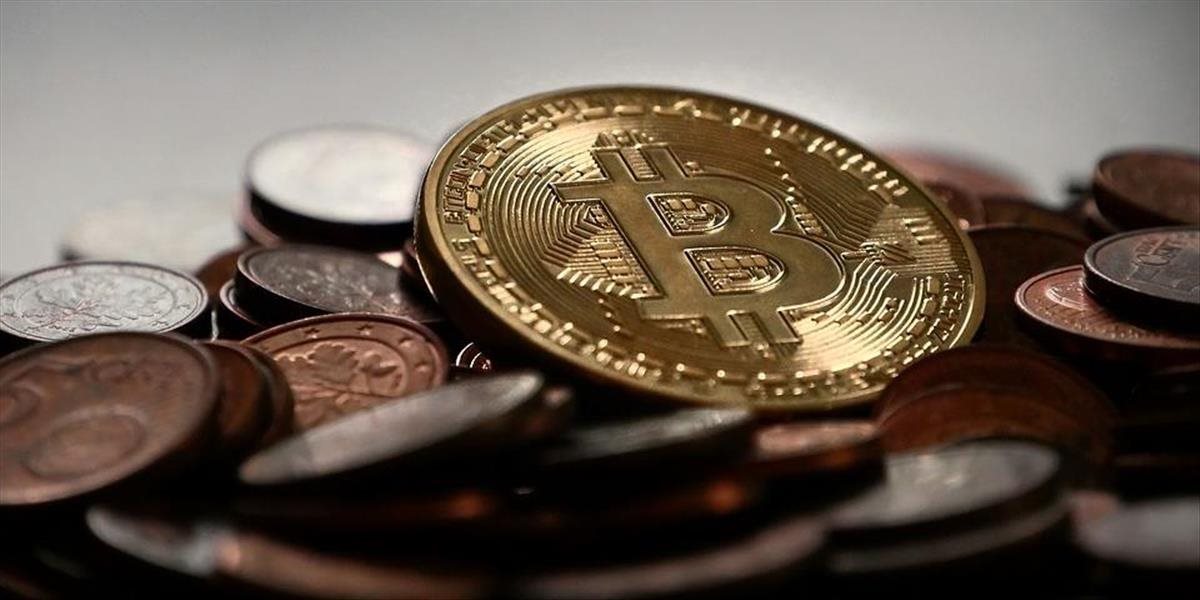 Kurz bitcoinu klesol z rekordných čísel