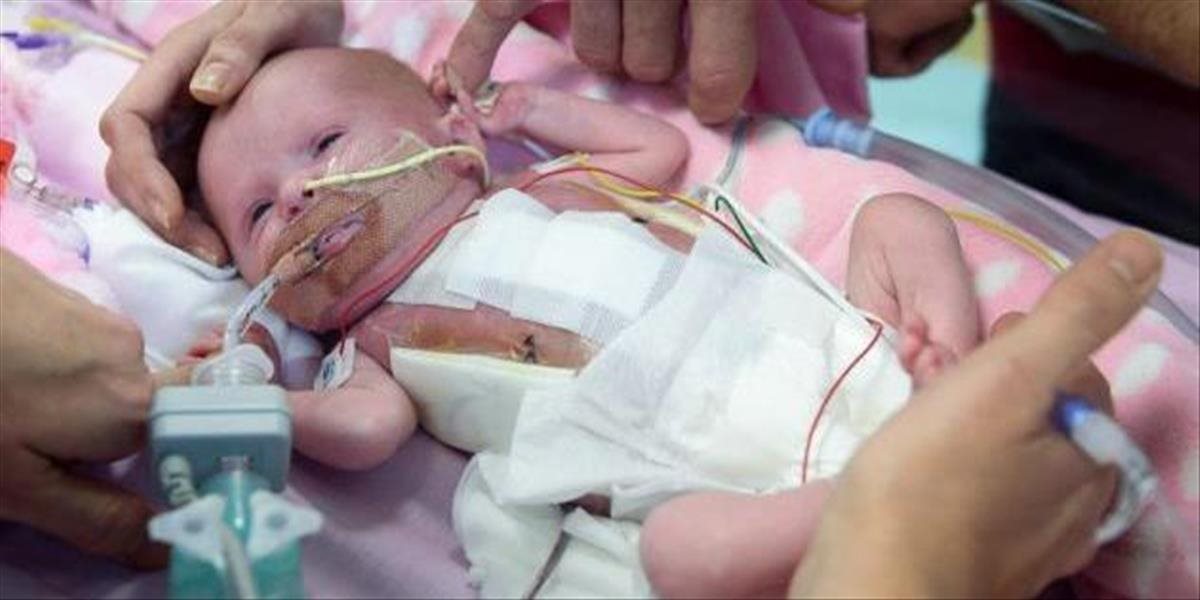 Zázrak! Zachránili dieťa, ktoré sa narodilo so srdcom mimo svojho tela!