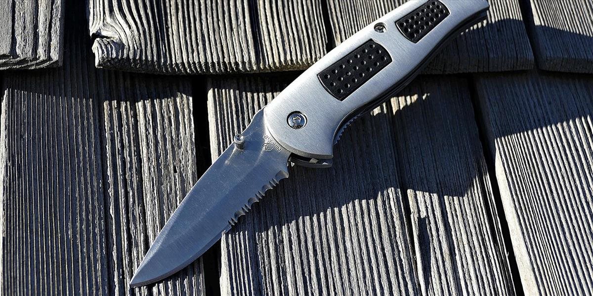 Gabon: Pri útoku nožom utrpeli zranenia dvaja dánski novinári