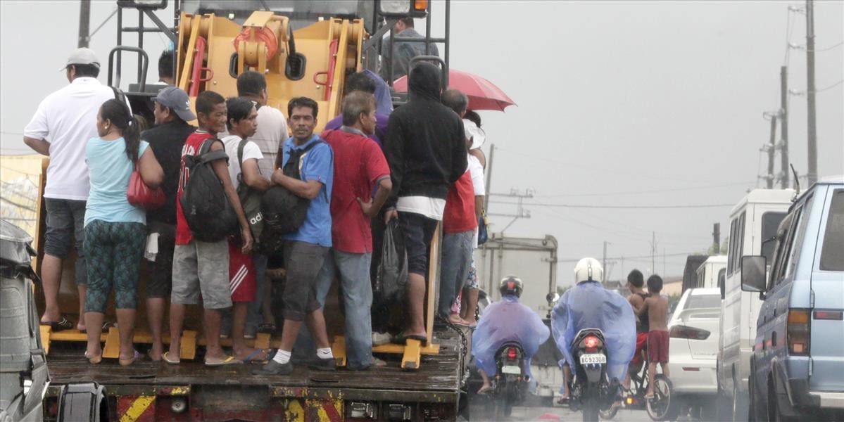 Pomaly sa pohybujúca búrka na Filipínach si vyžiadala viac ako 30 mŕtvych