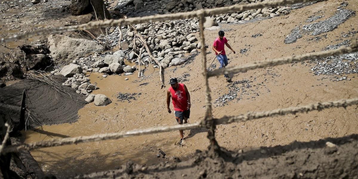 Najmenej 11 mŕtvych a 15 nezvestných si vyžiadali zosuvy pôdy v Čile
