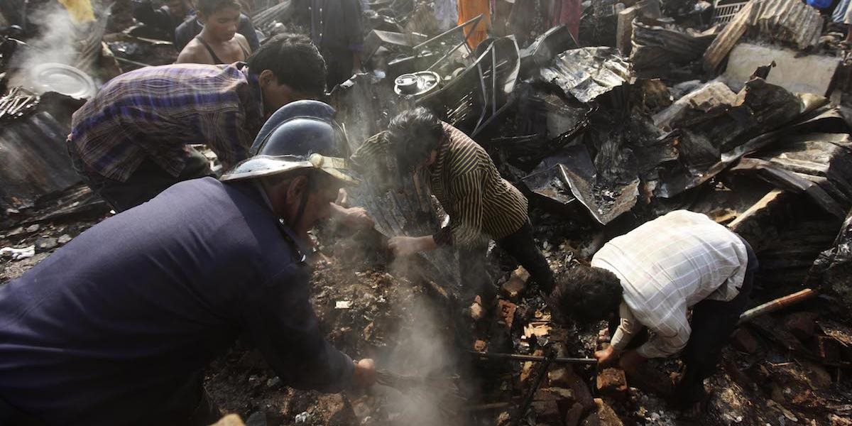 Požiar obchodu v Indii zanechal 12 obetí a štyroch zranených
