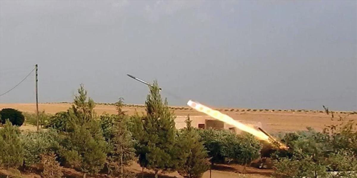 Letisko na severe Sinaja počas návštevy ministrov obrany a vnútra zasiahla raketa