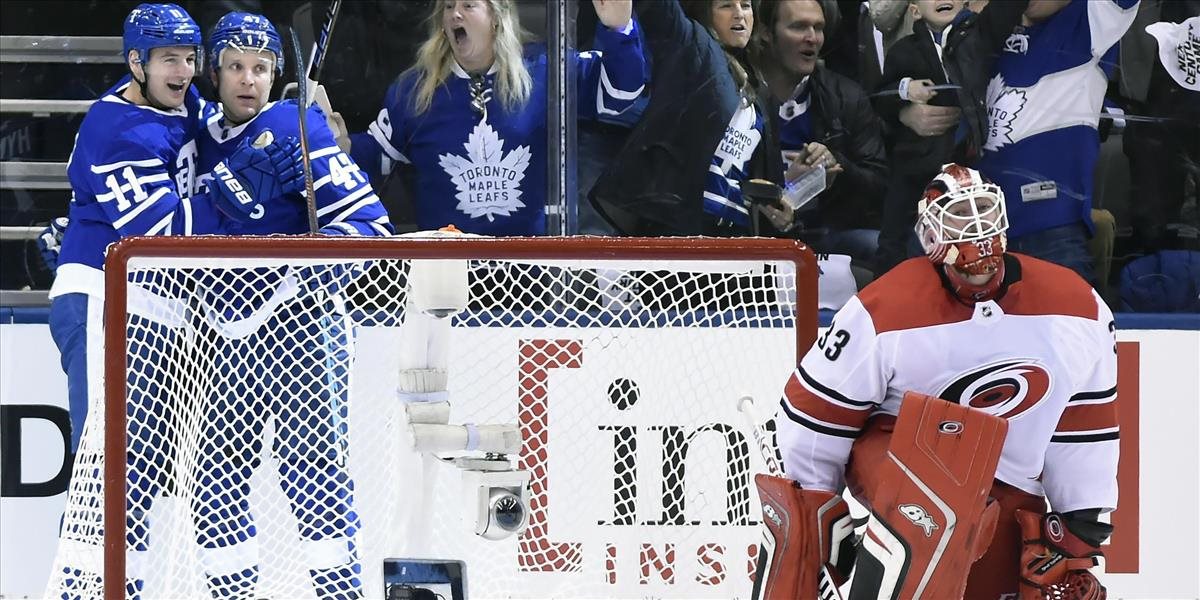 Sto rokov NHL oslávilo Toronto kanonádou do siete Hurricanes, Van Riemsdyk s historickým gólom