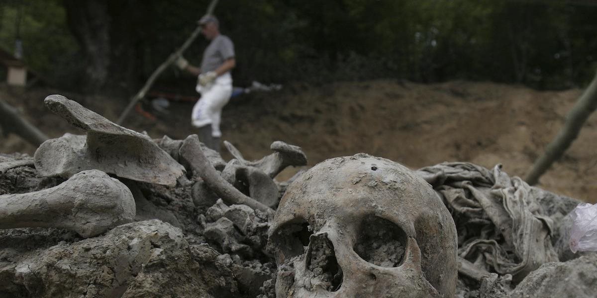 V masovom hrobe v Mjanmarsku sa našli pozostatky z 10 tiel