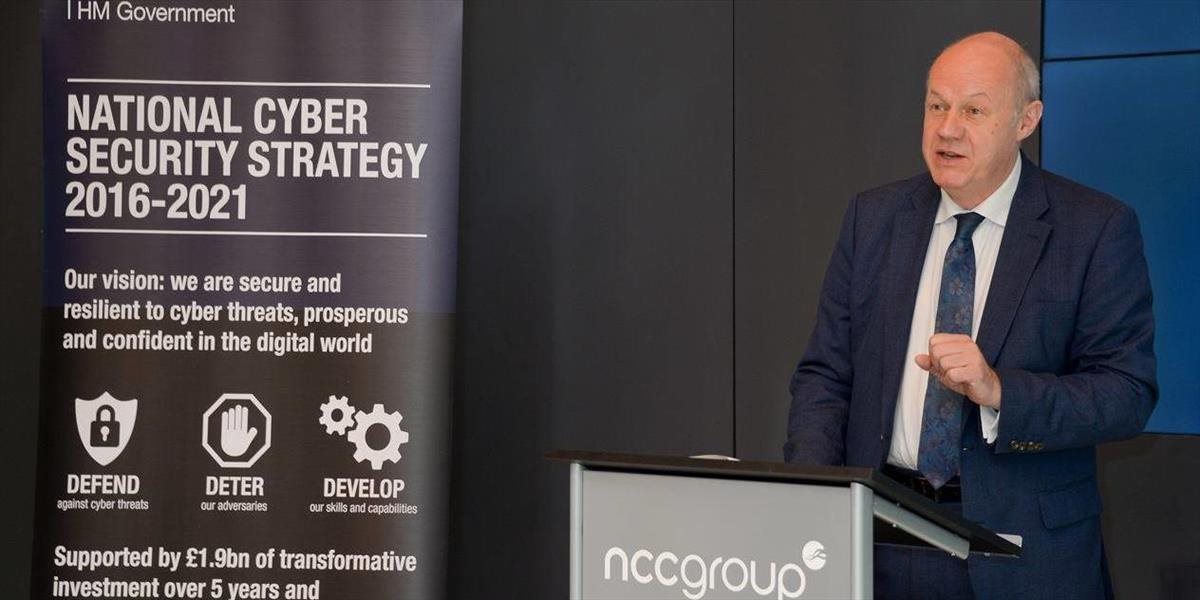 Šéf kabinetu premiérky Mayovej rezignoval po porno škandále