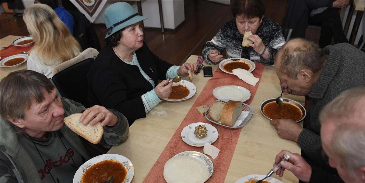 V hmotnej núdzi bolo na Slovensku v novembri 3,17 % ľudí