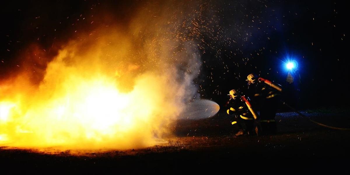 V Dunajskej Strede v noci hasili úmyselne zapálené autá