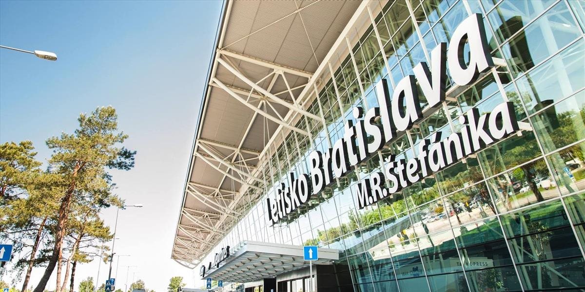Letisko Bratislava by malo v roku 2017 vybaviť vyše 1,9 milióna cestujúcich