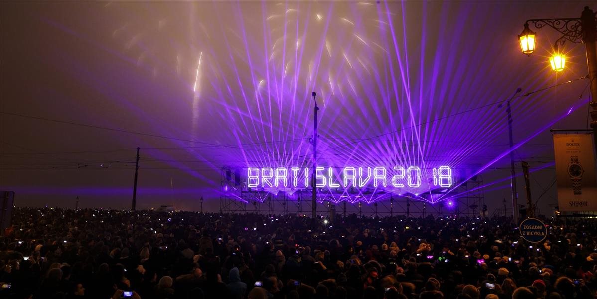 Novoročný ohňostroj v Bratislave nad Dunajom priniesol aj novinku