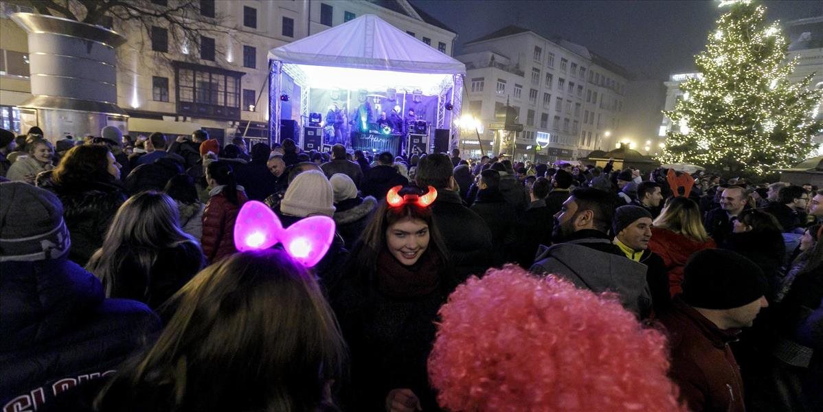 V Bratislave v noci riešili aj napadnutie taxikára, opité dievča a odpaľovačov pyrotechniky