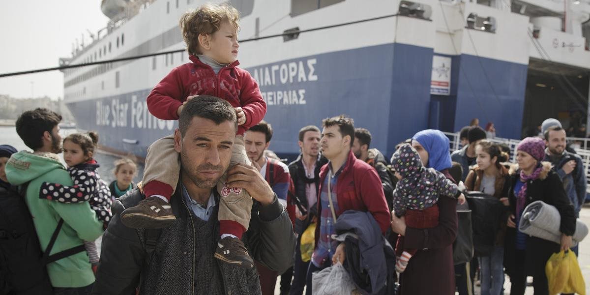 Európska komisia podala žalobu na krajiny, ktoré si neplnia utečenecké kvóty. My medzi nimi nie sme