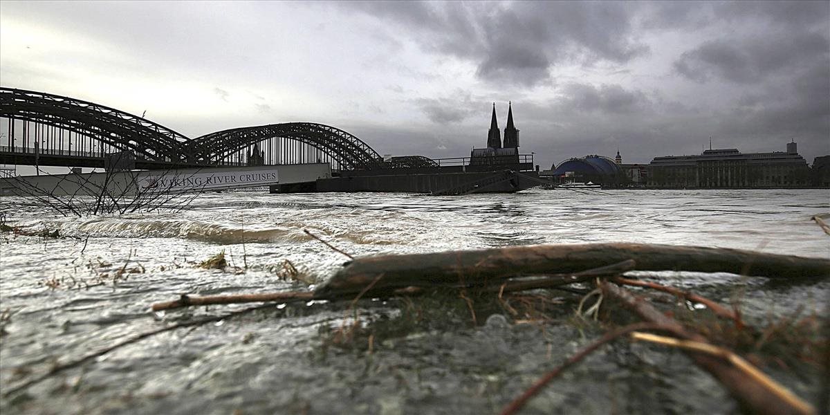 Západ Nemecka trápia povodne