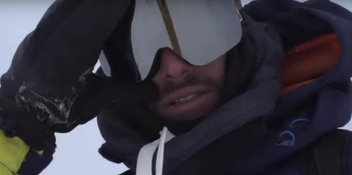 VIDEO Jazda smrti! Adrenalínový snowboardista takmer skončil pod tonami snehu