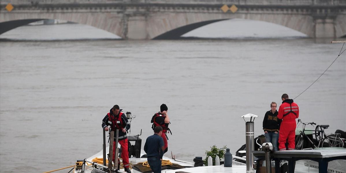 Parížske ulice pozdĺž Seiny uzatvárajú pre hrozbu záplav