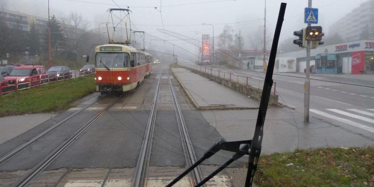 V Dúbravke je dočasne prerušená premávka električiek liniek 4 a 5