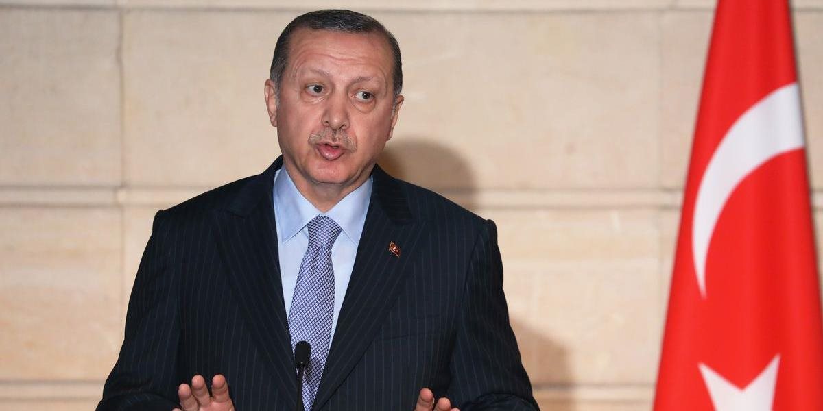 Erdogan: Turecko bude pokračovať vo vojenskej operácii na severe Sýrie