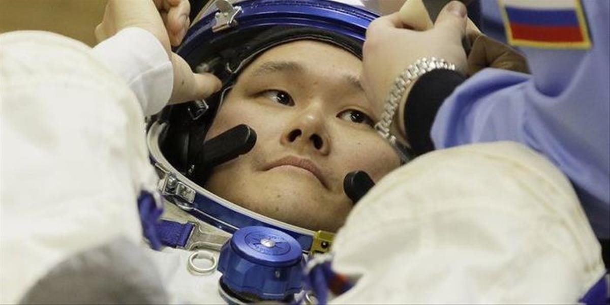 Astronaut na ISS si začína robiť starosti, iba počas troch týždňov vo vesmíre vyrástol o 9 centimetrov!