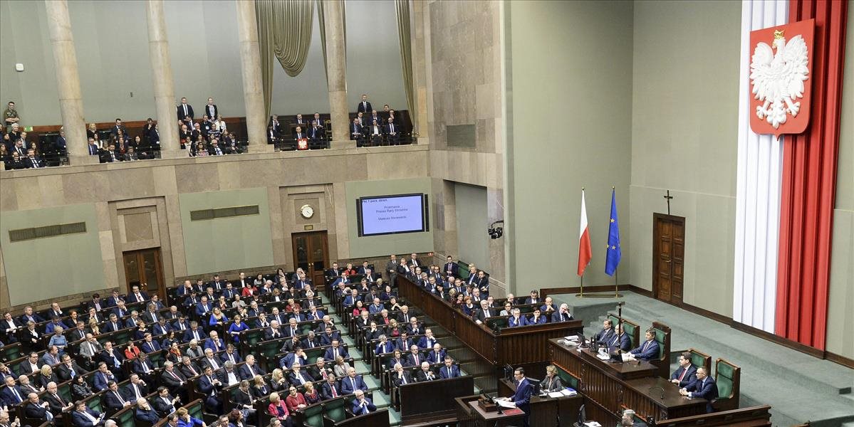 Poľskí poslanci debatujú o dvoch verziách zmien v zákone o interrupciách