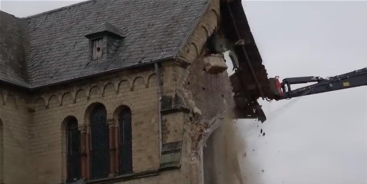 VIDEO V Nemecku napriek protestom zbúrali historický kostol