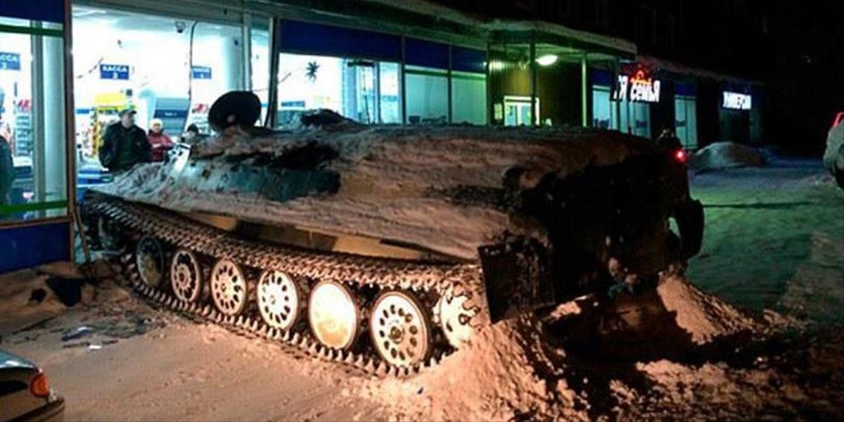 FOTO Opitý Rus sadol do tanku a šiel si do supermarketu pre fľašu, takto to dopadlo