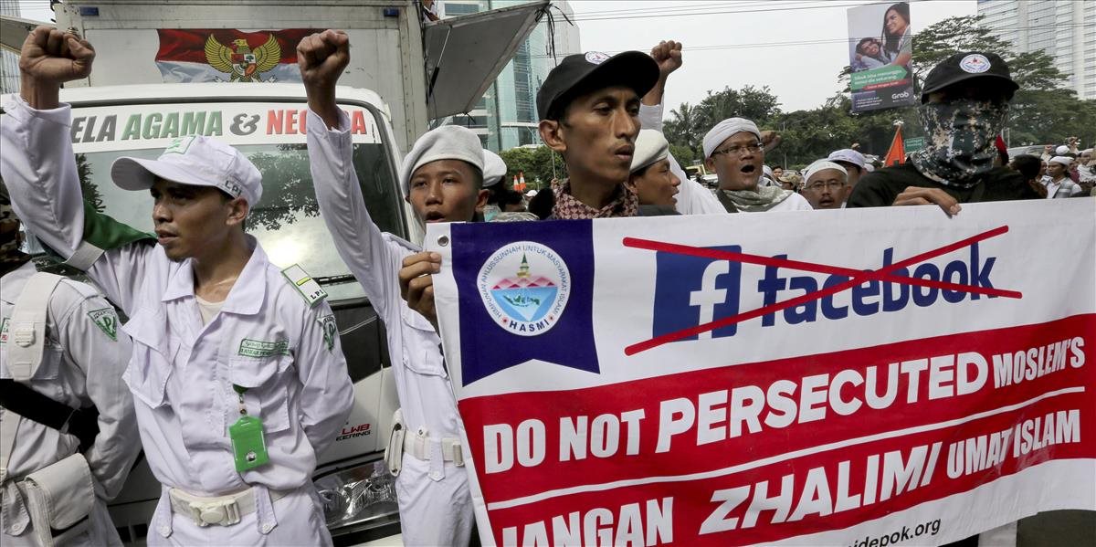 Moslimskí extrémisti protestujú proti Facebooku, ktorý im zablokoval profil