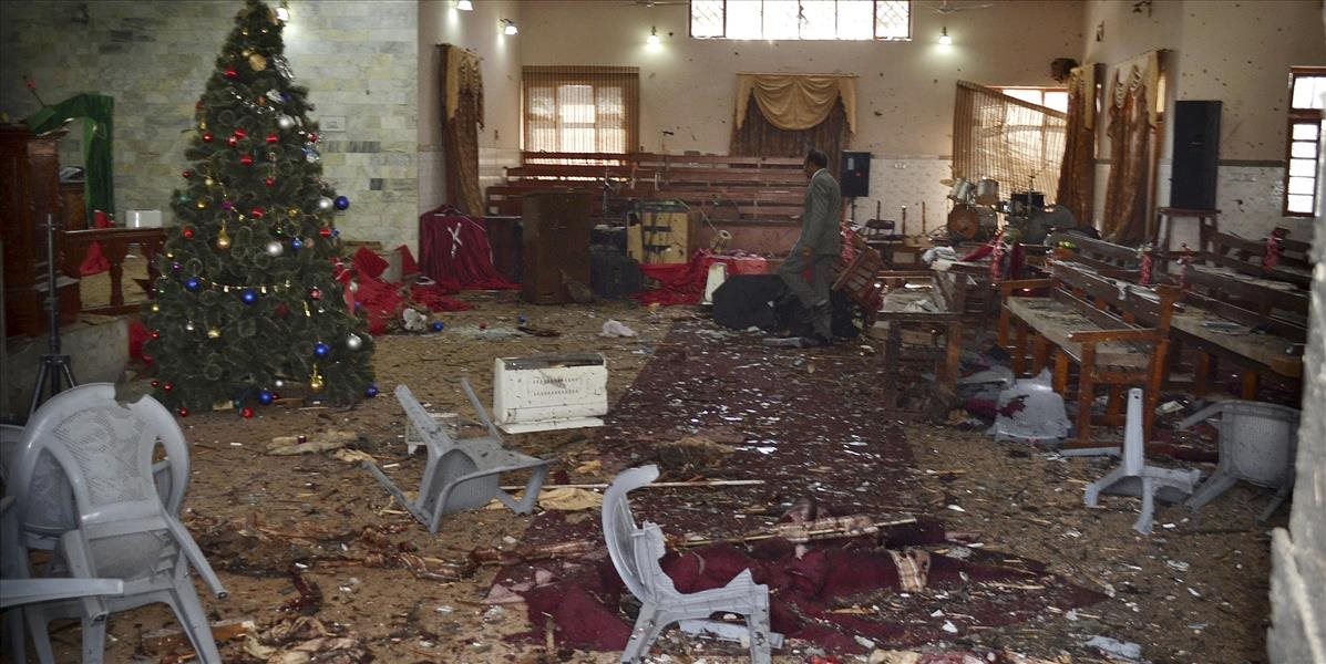 Na tri katolícke kostoly zaútočili zápalnými bombami