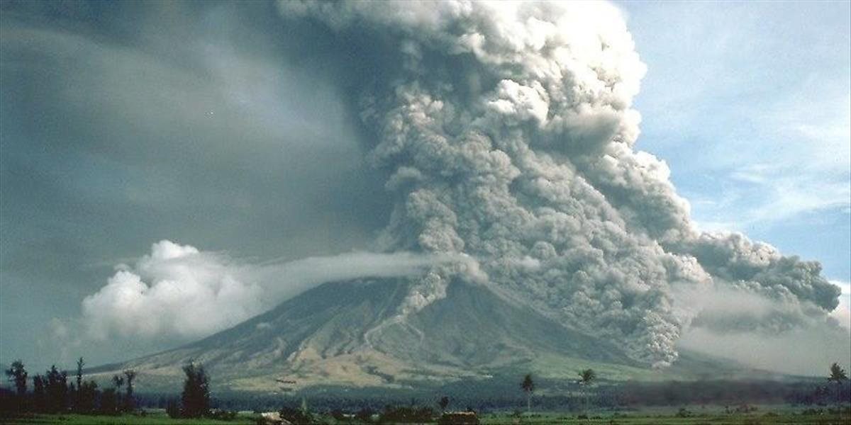 Na Filipínach sa prebudila najaktívnejšia sopka Mayon, evakuovali tisíce ľudí
