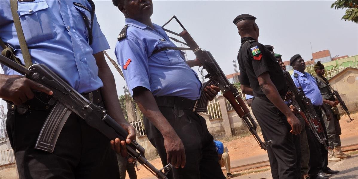 Ozbrojenci v Nigérii uniesli Američana a Kanaďana, zastrelili dvoch policajtov