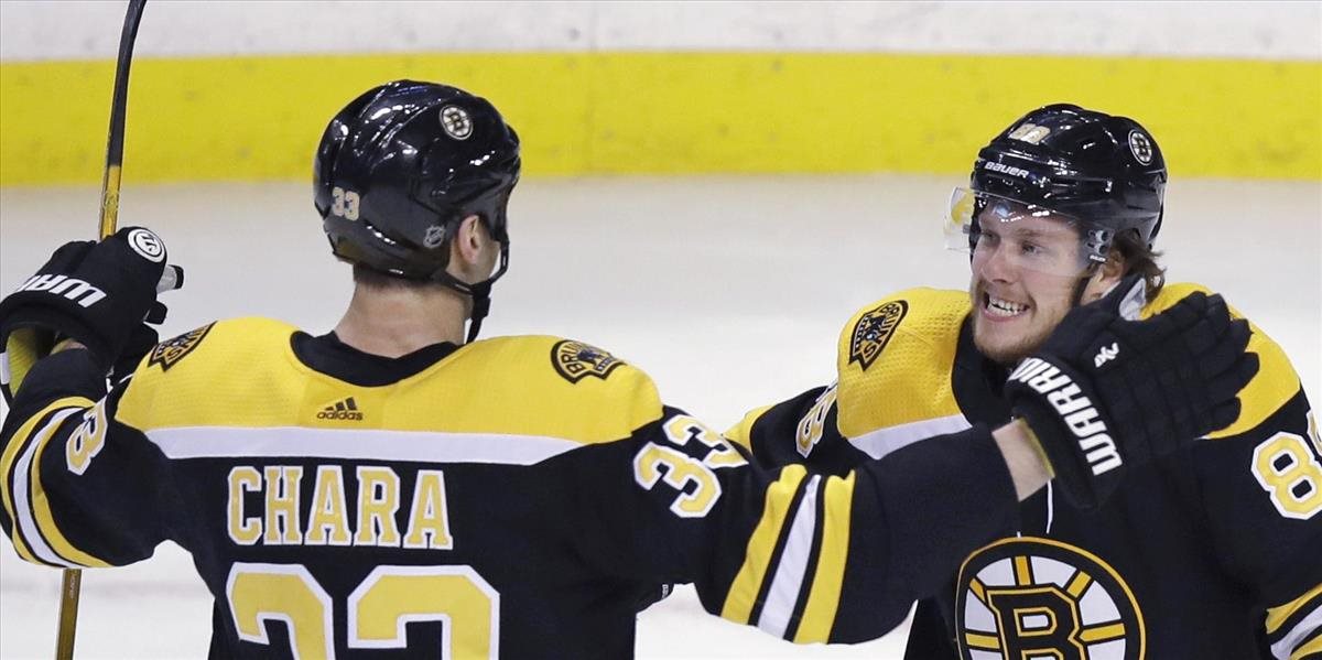 NHL: Krásne gesto fanúšikov Bostonu, Chára bol proti Montrealu opäť jedným z najvyťaženejších hráčov