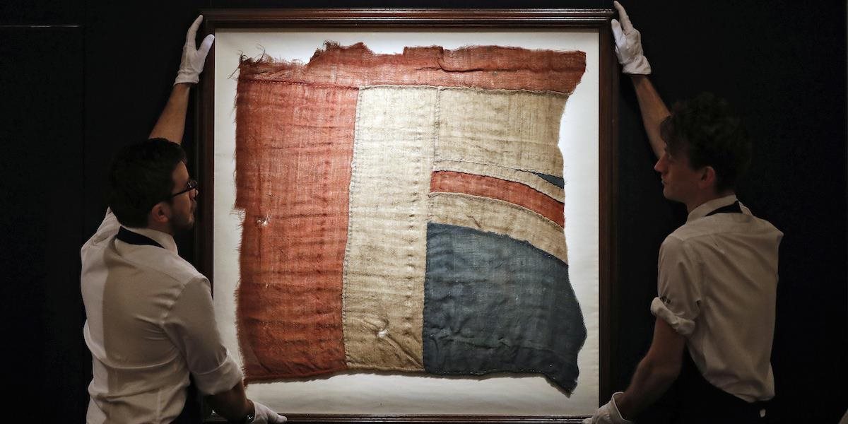 Vydražili zachovanú časť vlajky z bitky pri Trafalgare