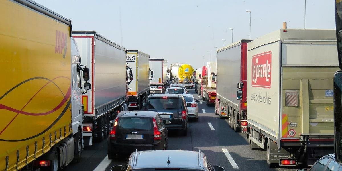 Štát vybral za rok 2017 na mýte od majiteľov nákladných áut milióny eur