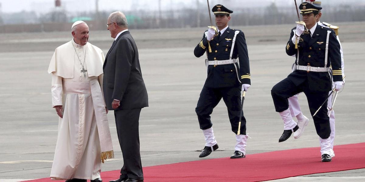 Pápež František pricestoval do Peru, navštívi aj povodie Amazonky