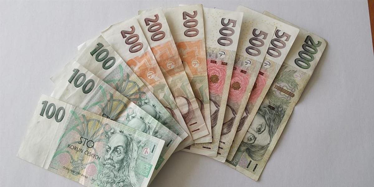 Česká mena nabrala druhý dych, posilnila oproti euru aj doláru