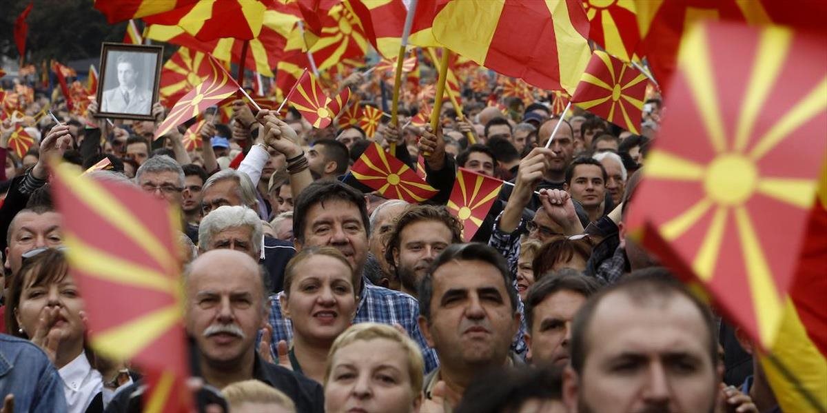 Stovky ľudí protestovali v Macedónsku proti tomu, aby sa albánčina stala úradným jazykom