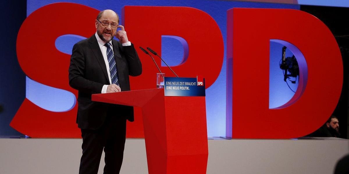 Schulz: SPD sa pred štartom koaličných rokovaní ešte interne poradí