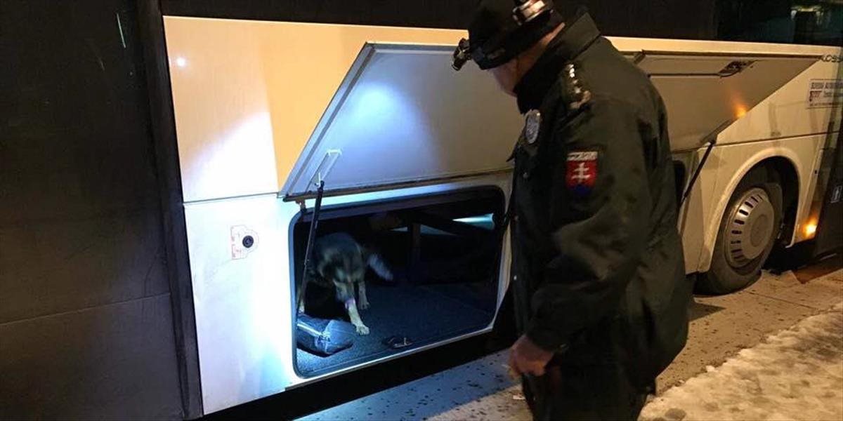 AKTUALIZOVANÉ V autobuse smerujúcom do Nového Mesta nad Váhom bombu nenašli