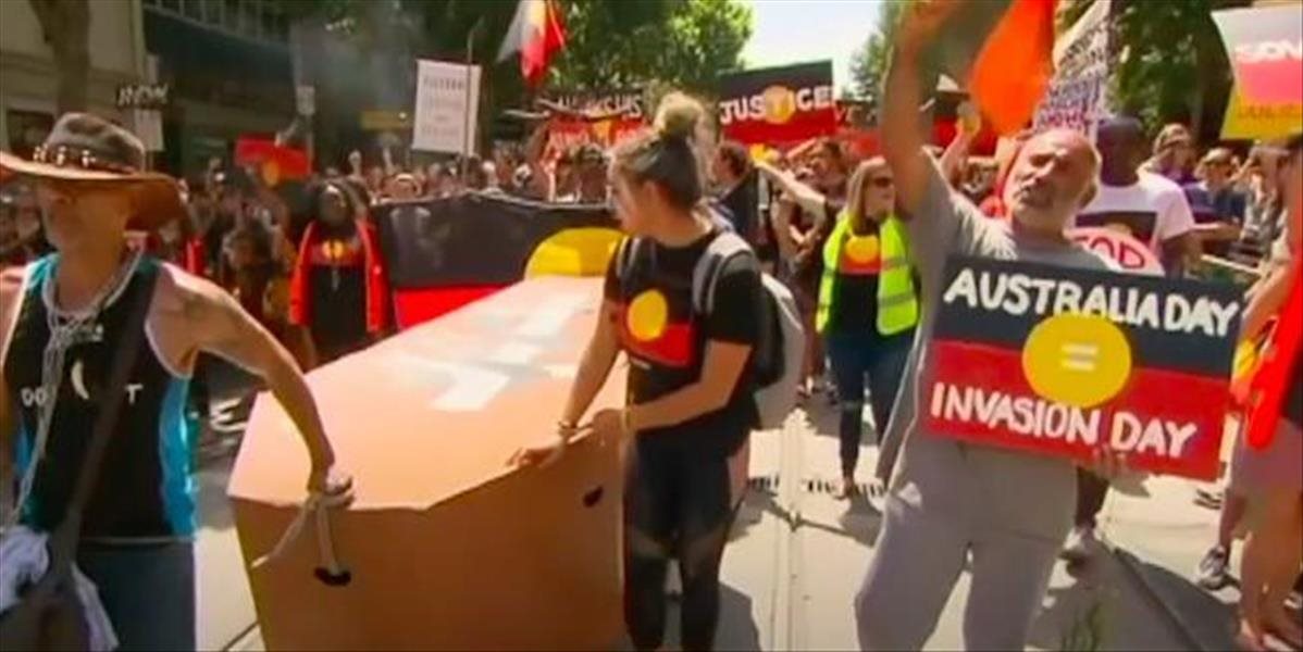 VIDEO Austrálčania si pripomínajú štátny sviatok oslavami i protestmi