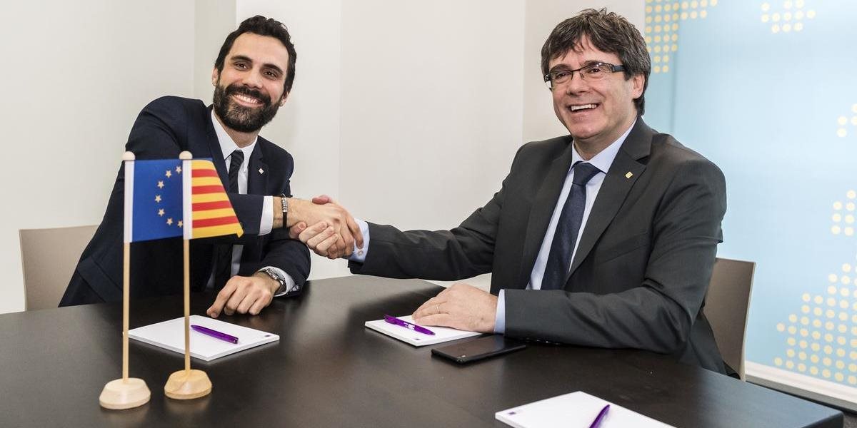 Puigdemont po odložení hlasovania o katalánskom premiérovi vyzval zástancov nezávislosti na jednotu