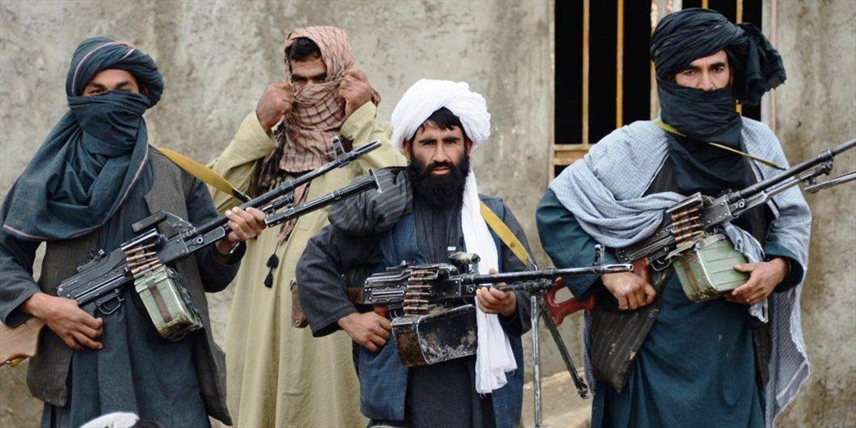 Bojovníci Talibanu sú aj napriek snahe Američanov naďalej aktívni na 70 percentách územia krajiny