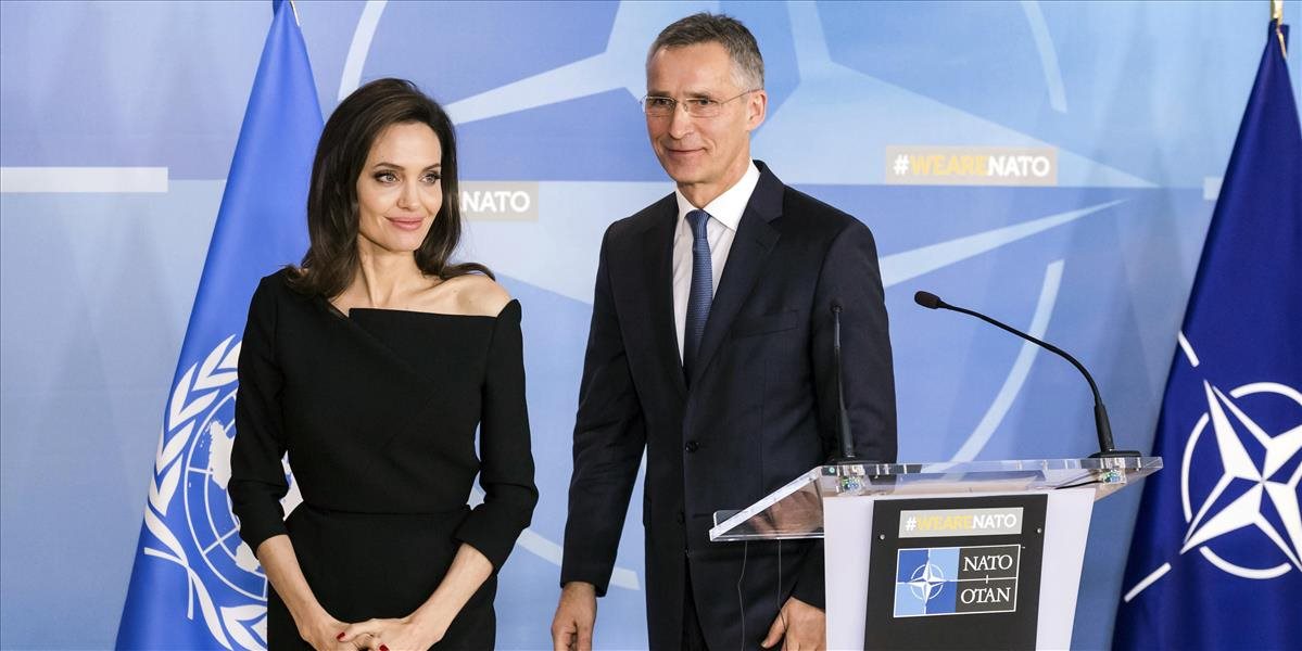 VIDEO Jolieová chce spolupracovať s NATO v boji proti sexuálnym zločinom vo vojnách