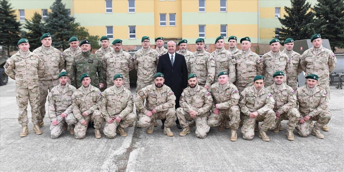Minister obrany Gajdoš sa rozlúčil s vojakmi odchádzajúcimi do Iraku