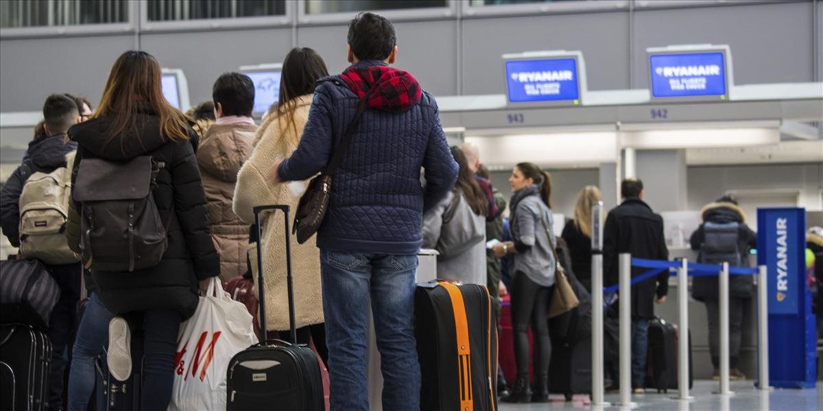 Leteckí dopravcovia budú polícii poskytovať údaje o pasažieroch