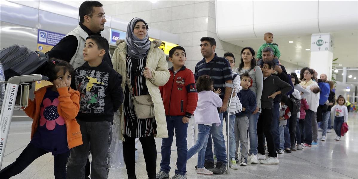 Počet žiadateľov o azyl v Európe sa vlani znížil o polovicu