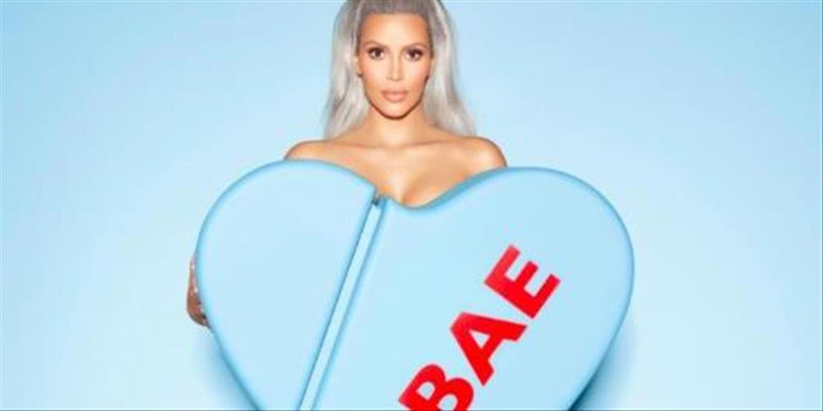 VIDEO Kontroverzná Kim Kardashian poslala darček svojim odpokyniam. Na zozname je Taylor Swift či speváčka Pink