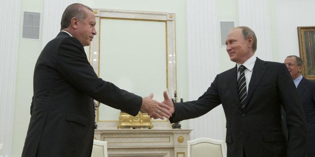 Turecko, Rusko a Irán sa dohodli na usporiadaní summitu o Sýrii v Istanbule
