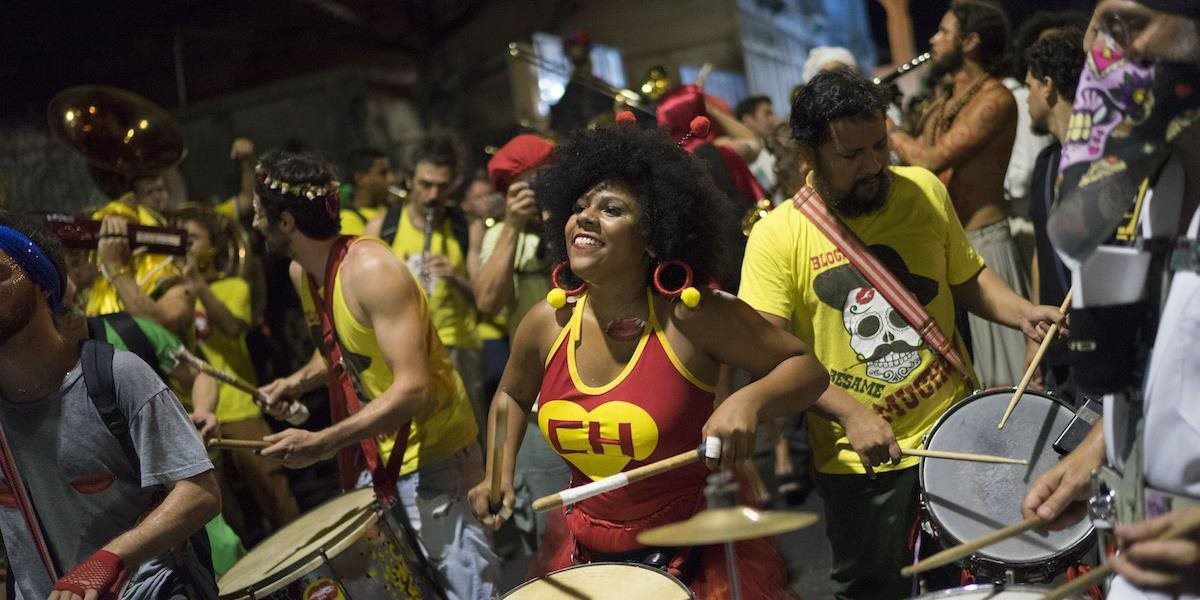 Rio, sužované vlnou násilia, posilňuje počas karnevalu bezpečnosť