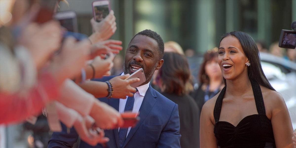 Idris Elba sa zasnúbil s priateľkou Sabrinou Dhowre